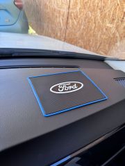 Ford torpido üstü kaydırmaz ped