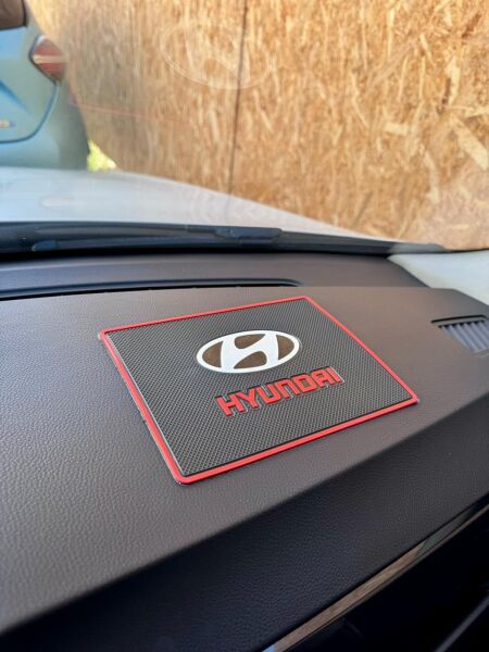 Hyundaı torpido üstü kaydırmaz ped