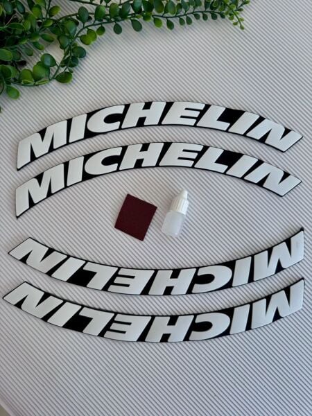 Michelin Lastik Yazısı Mavi
