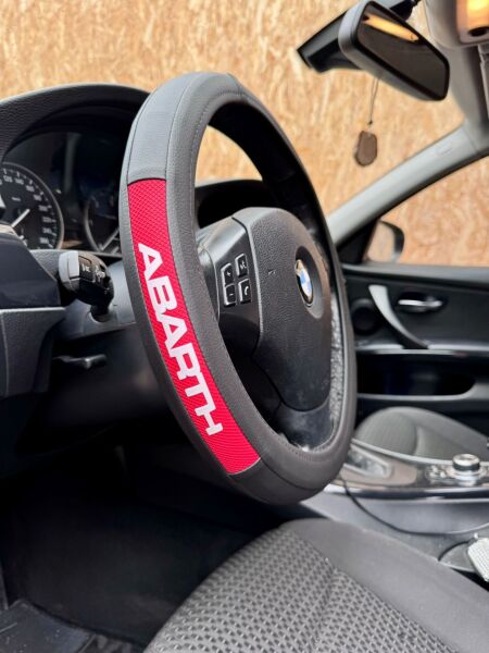 Abarth yazı detaylı direksiyon kılıfı
