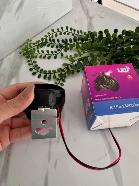 Plastik çerçeveli motor çakarı