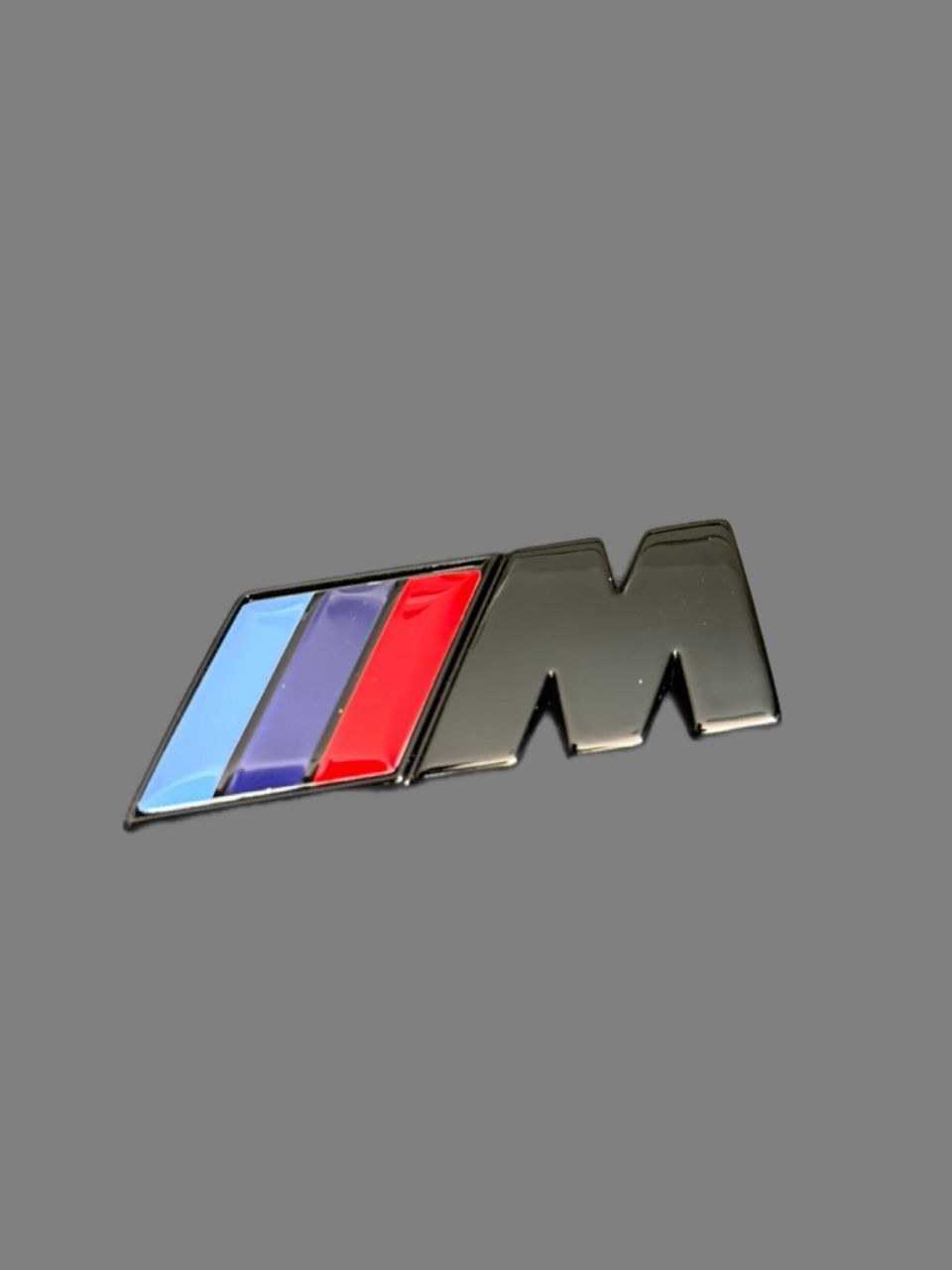 3D M Logo metal (4cm)
