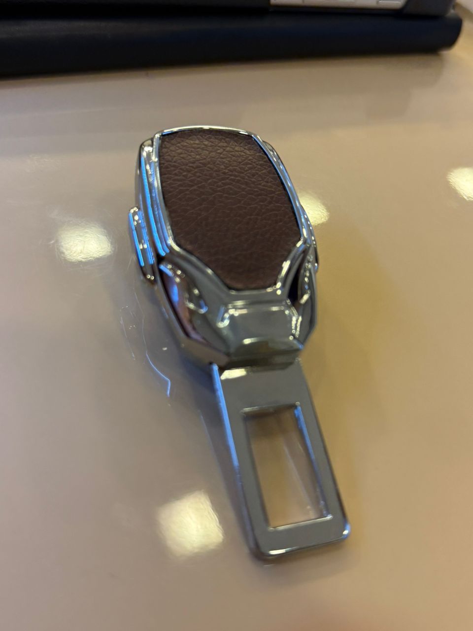 Emniyet Kemer Tokası Kahverengi (tek)