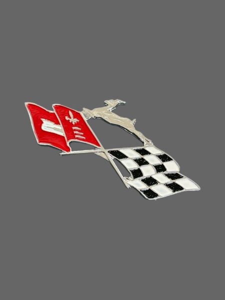 V8 Bayraklı Döküm Arma