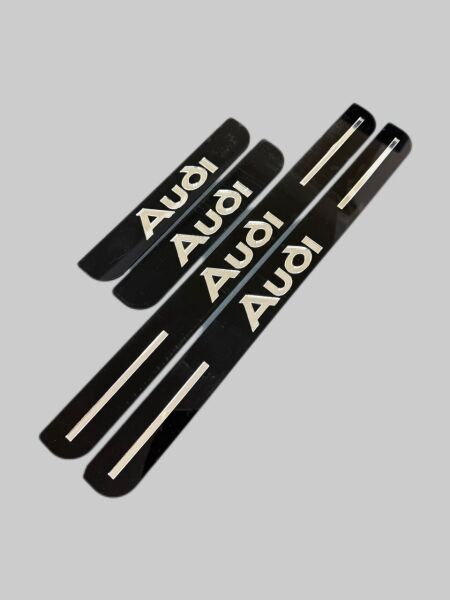 Audi pleksi kapı eşiği
