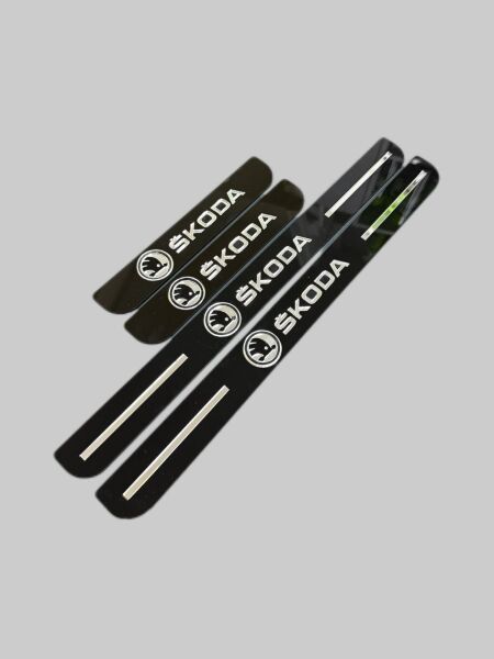 Skoda pleksi kapı eşiği